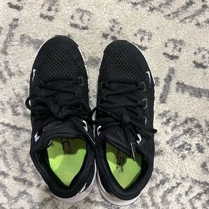 Nike Metcons- black size 6